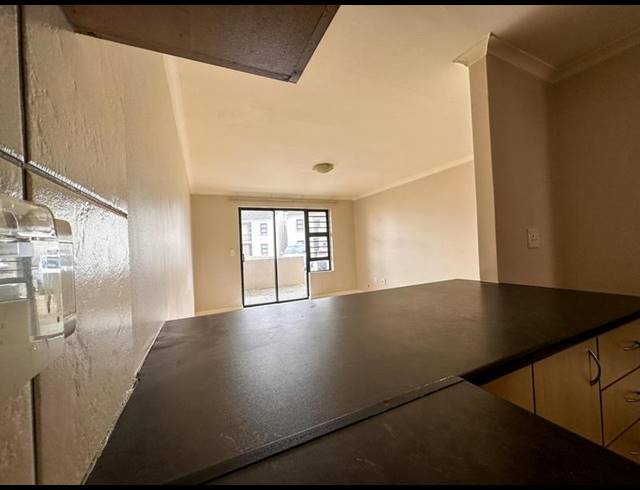 2 BEDROOM APARTMENT FOR SALE IN FAIRVIEW GOLF ESTATE